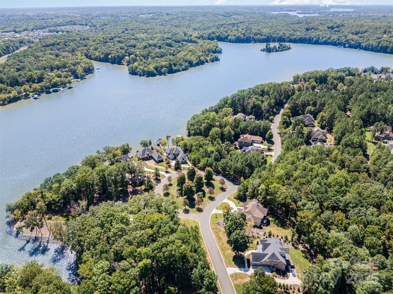 3200 Lake Pointe Dr, Belmont, NC 28012