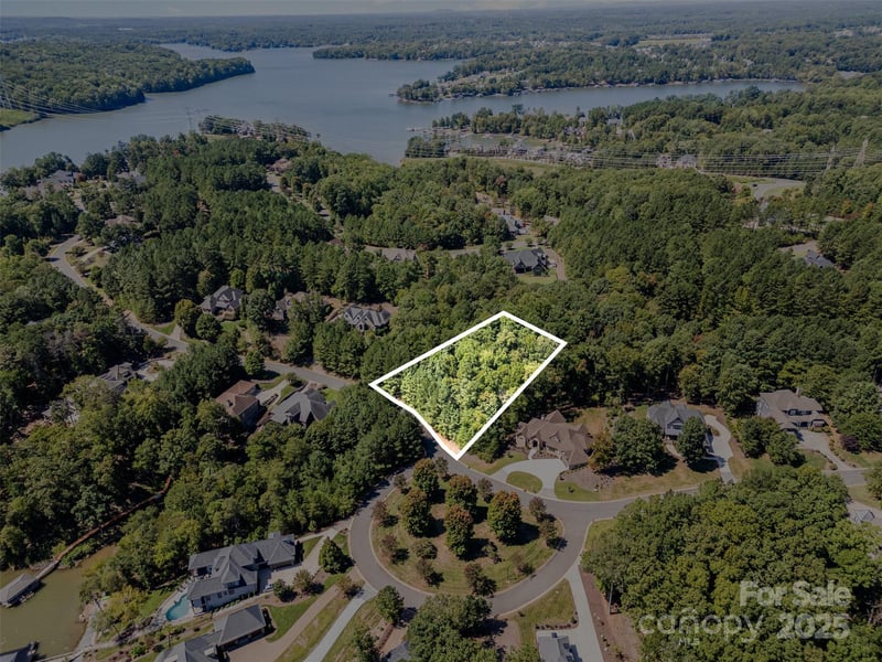 3200 Lake Pointe Dr, Belmont, NC 28012