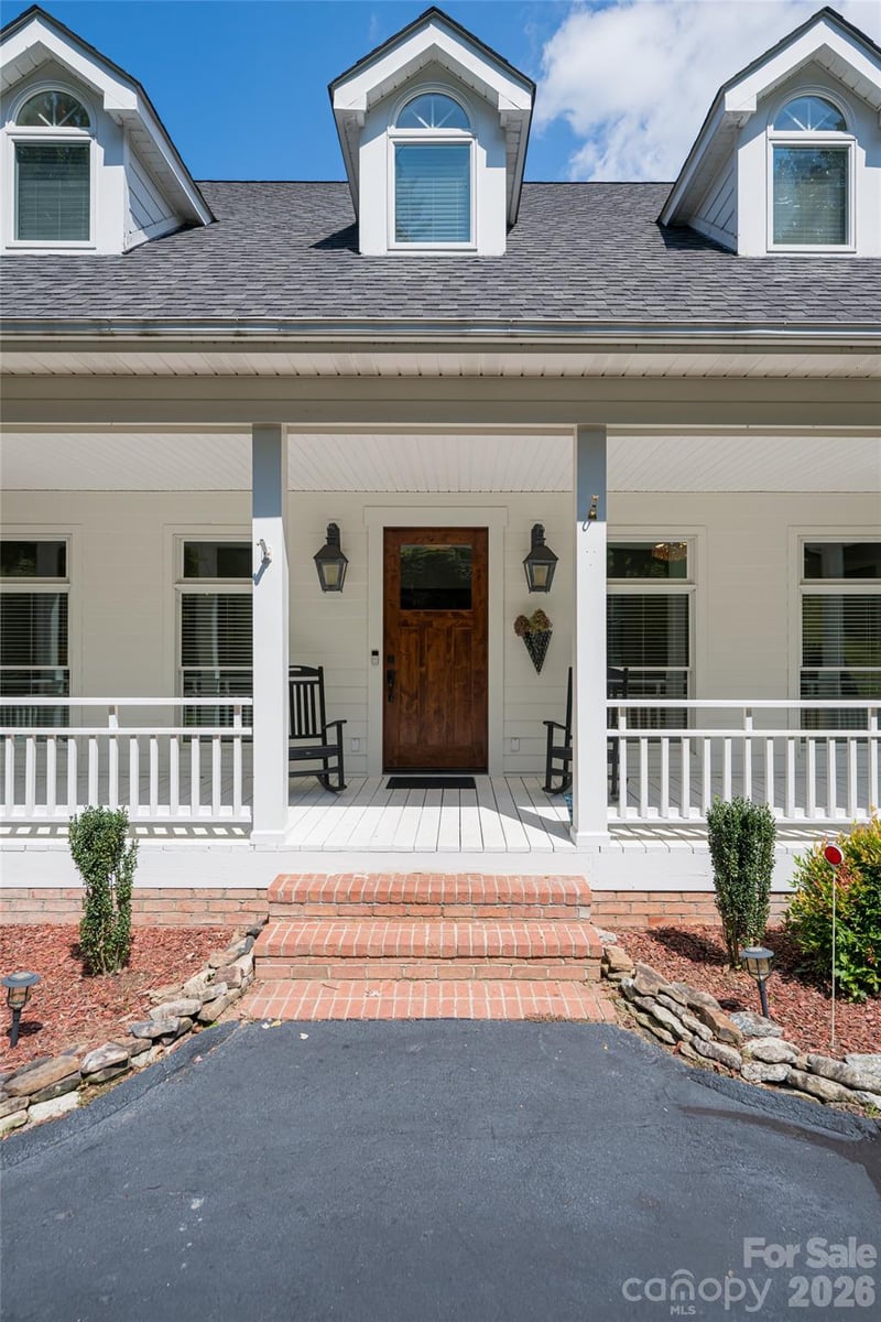 208 Parrish Farm Rd, Waynesville, NC 28786