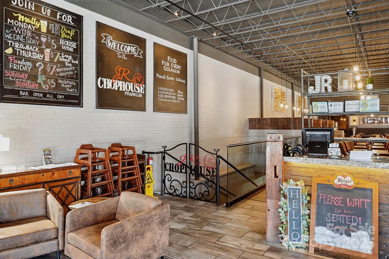 77 East Main St, Franklin, NC 28734