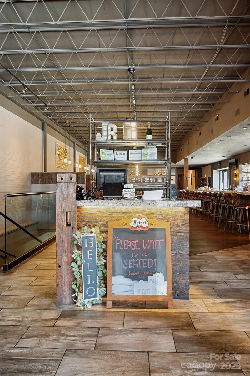 77 East Main St, Franklin, NC 28734