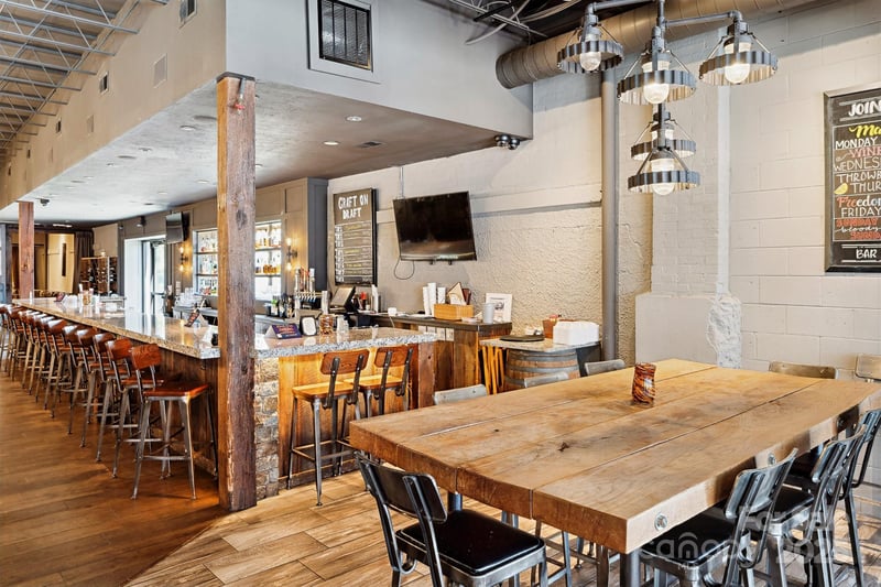 77 East Main St, Franklin, NC 28734