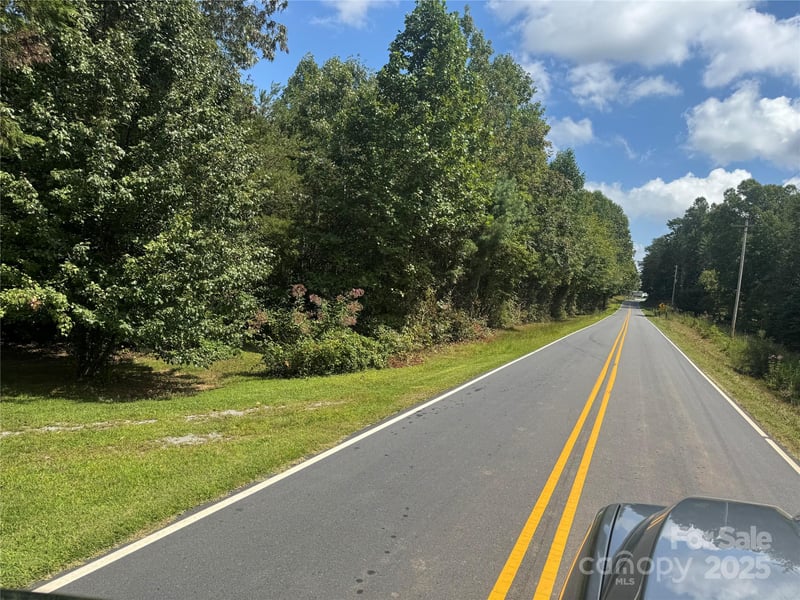 Playmore Beach Rd, Lenoir, NC 28645
