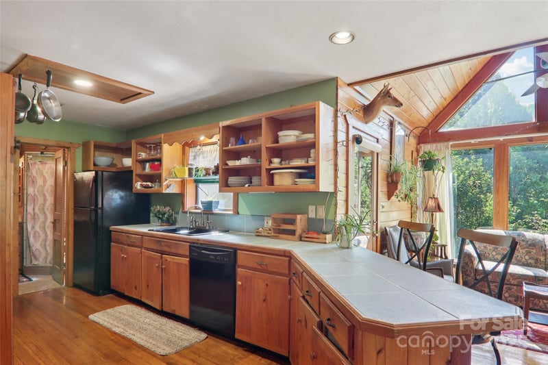 139 Forest Hills Rd, Bryson City, NC 28713