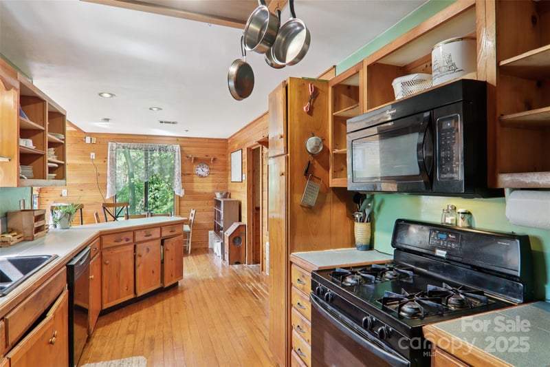 139 Forest Hills Rd, Bryson City, NC 28713