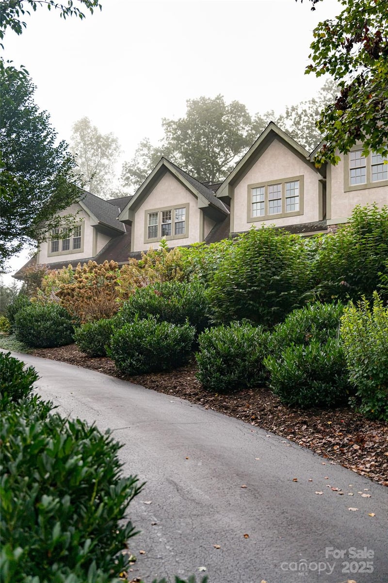 53 Cedar Hill Dr, Asheville, NC 28803