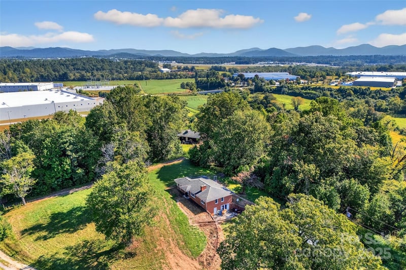 467 Butler Farm Rd, Mills River, NC 28759