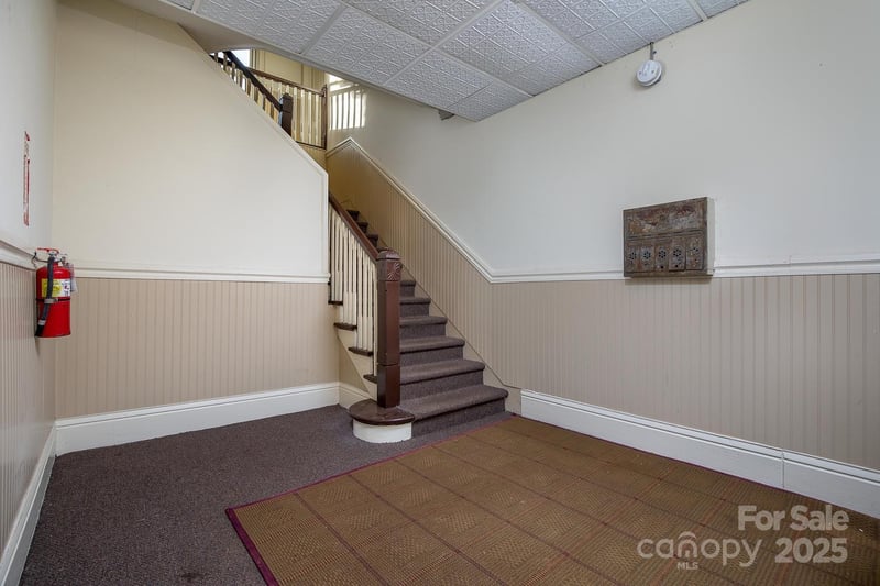 15 Grindstaff Dr, Asheville, NC 28803