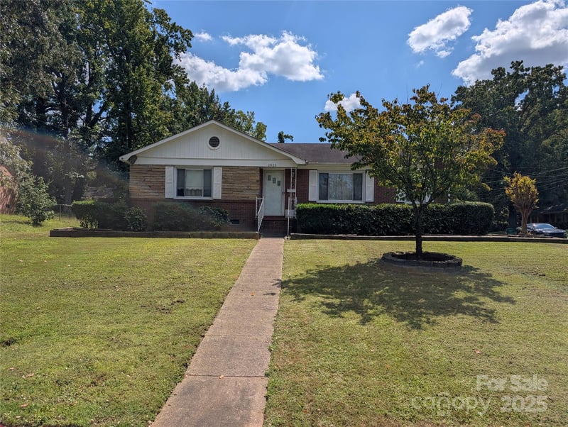 2855 Fordwood Dr, Charlotte, NC 28208