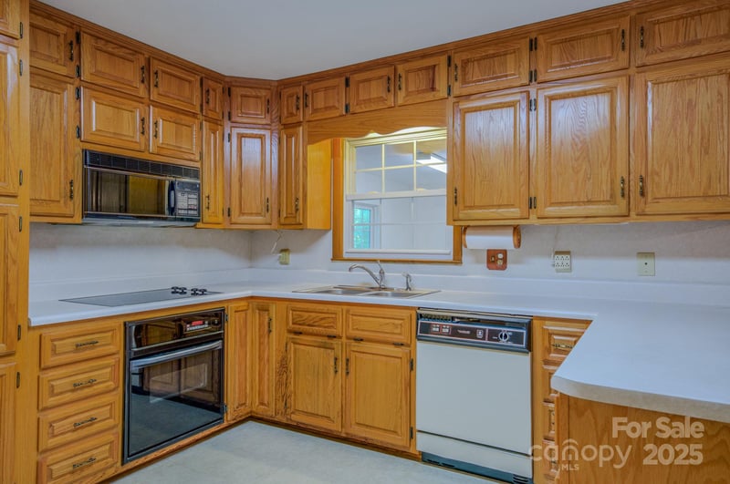 31 Jupiter Rd, Weaverville, NC 28787