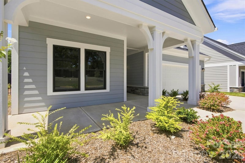 3048 Five Creek Rd, Charlotte, NC 28213