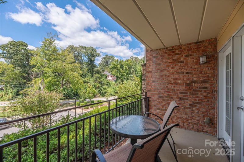 114 Bowling Park Rd, Asheville, NC 28803