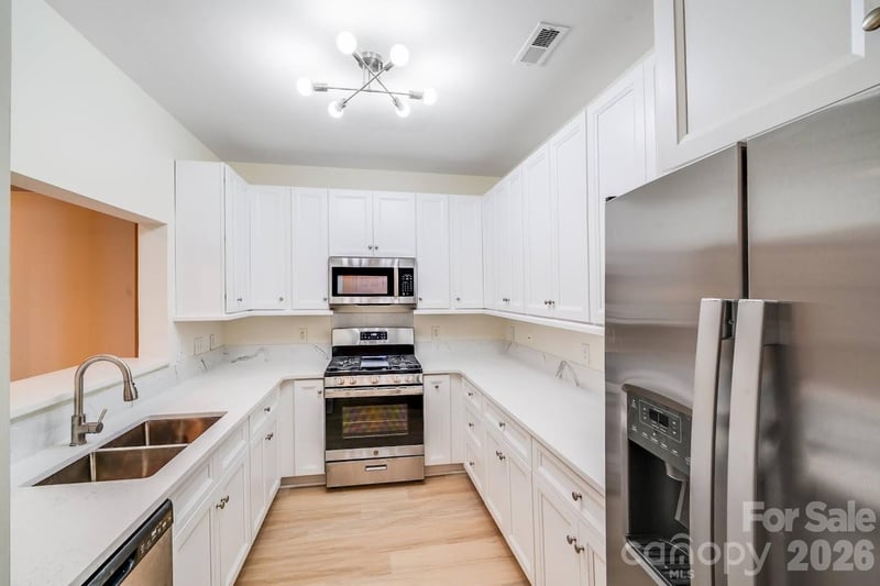 5601 Fairview Rd #10, Charlotte, NC 28209