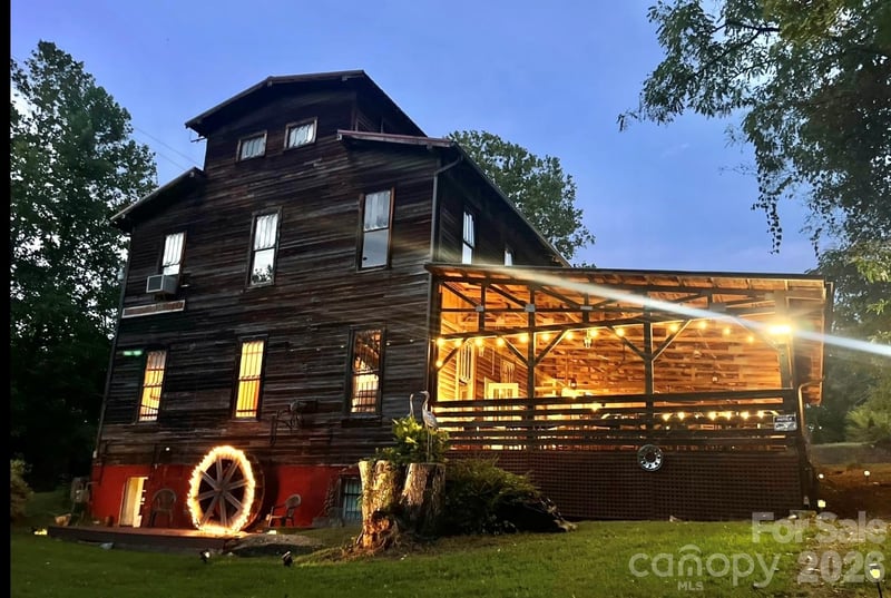 91 Old Mill Ln, Weaverville, NC 28787