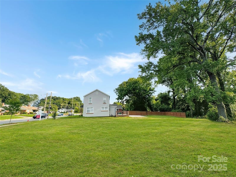 1717 Beatties Ford Rd, Charlotte, NC 28216