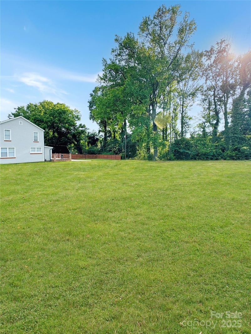 1717 Beatties Ford Rd, Charlotte, NC 28216