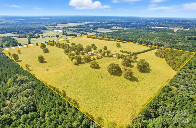 1039 Lancaster Hw, Chester, SC 29706