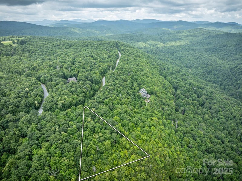 000 Meadow Ridge Dr #L9, Lake Toxaway, NC 28747