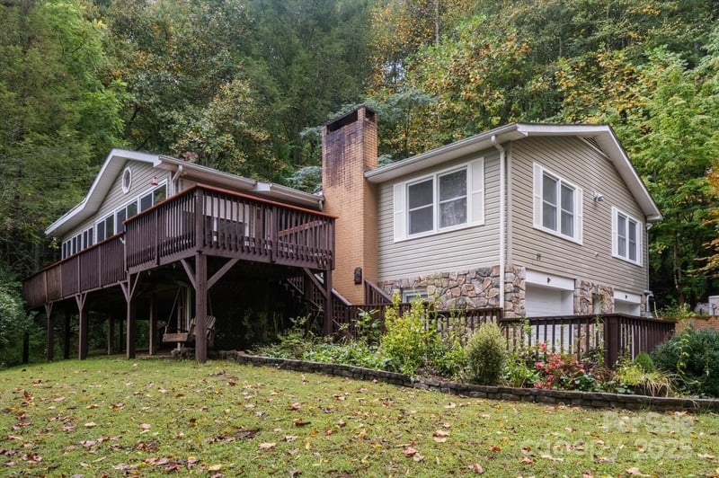 89 Quiet Pond Ln, Pisgah Forest, NC 28768