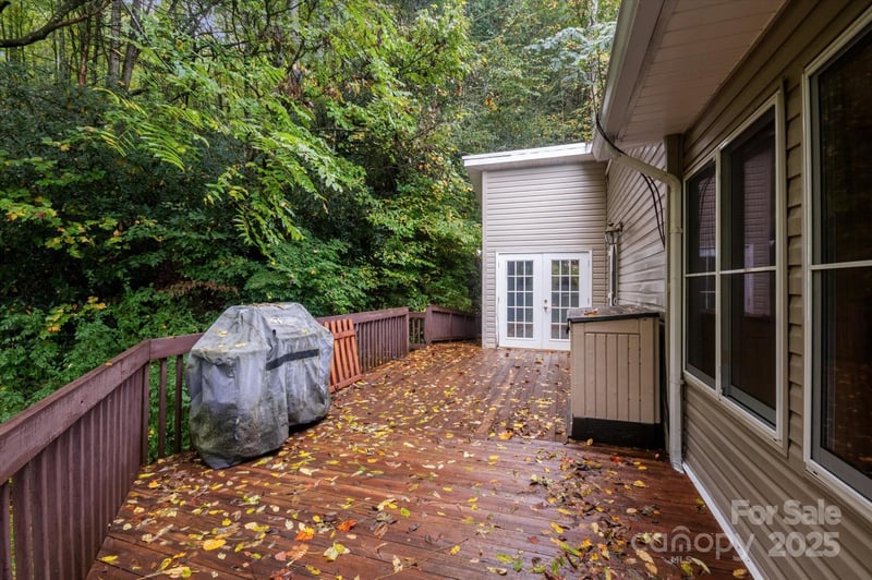 89 Quiet Pond Ln, Pisgah Forest, NC 28768