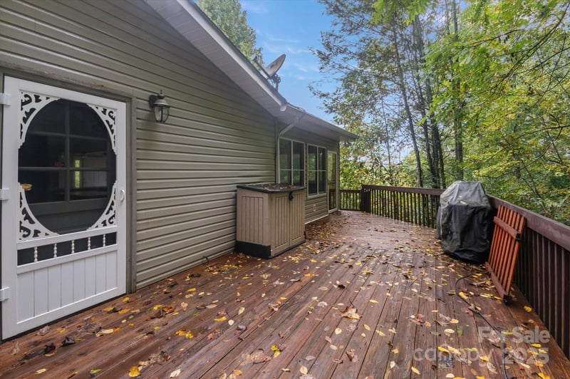 89 Quiet Pond Ln, Pisgah Forest, NC 28768