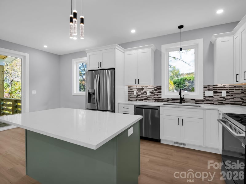 3 Pinnacle View Rd, Asheville, NC 28803