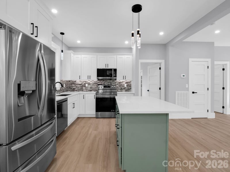 3 Pinnacle View Rd, Asheville, NC 28803