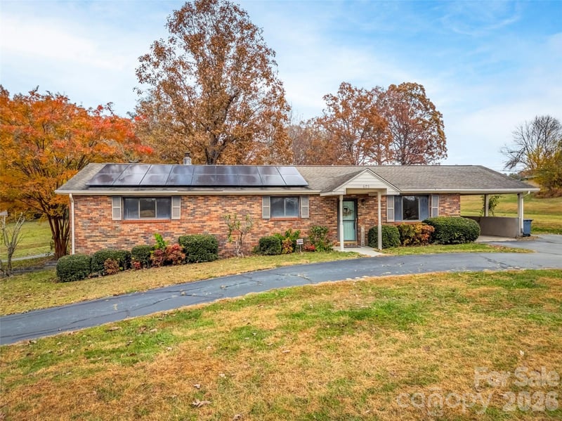 605 Dana Rd, Hendersonville, NC 28792