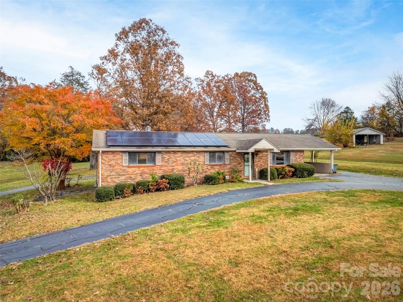 605 Dana Rd, Hendersonville, NC 28792