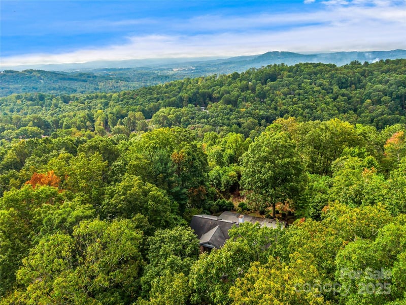 811 Sunlight Rg, Hendersonville, NC 29792