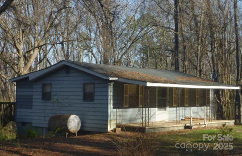 215 Pinchback Ave, Bessemer City, NC 28016