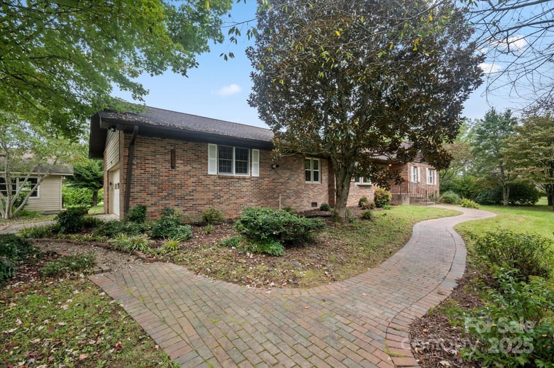196 Broadview Cir, Brevard, NC 28712