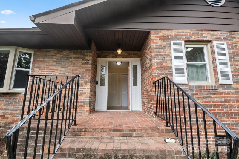 196 Broadview Cir, Brevard, NC 28712