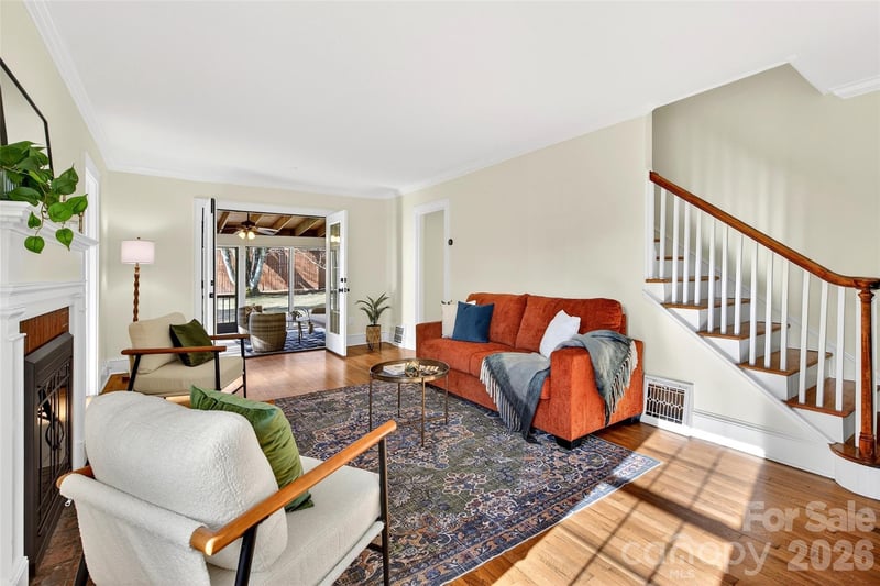 109 Dougherty St, Black Mountain, NC 28711