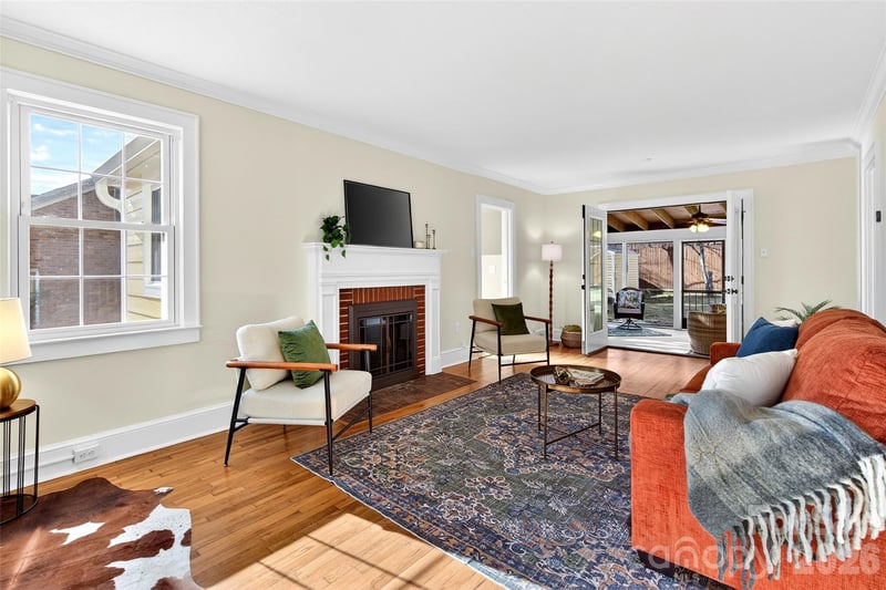 109 Dougherty St, Black Mountain, NC 28711