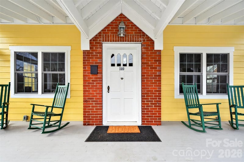 109 Dougherty St, Black Mountain, NC 28711