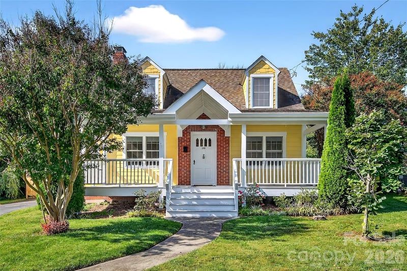 109 Dougherty St, Black Mountain, NC 28711
