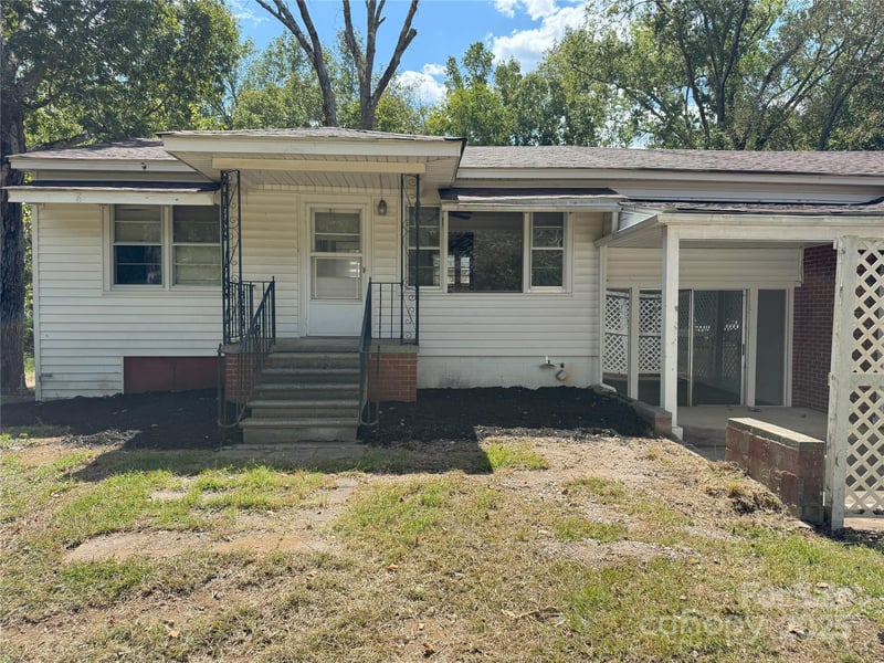 953 Pinckney Rd, Chester, SC 29706