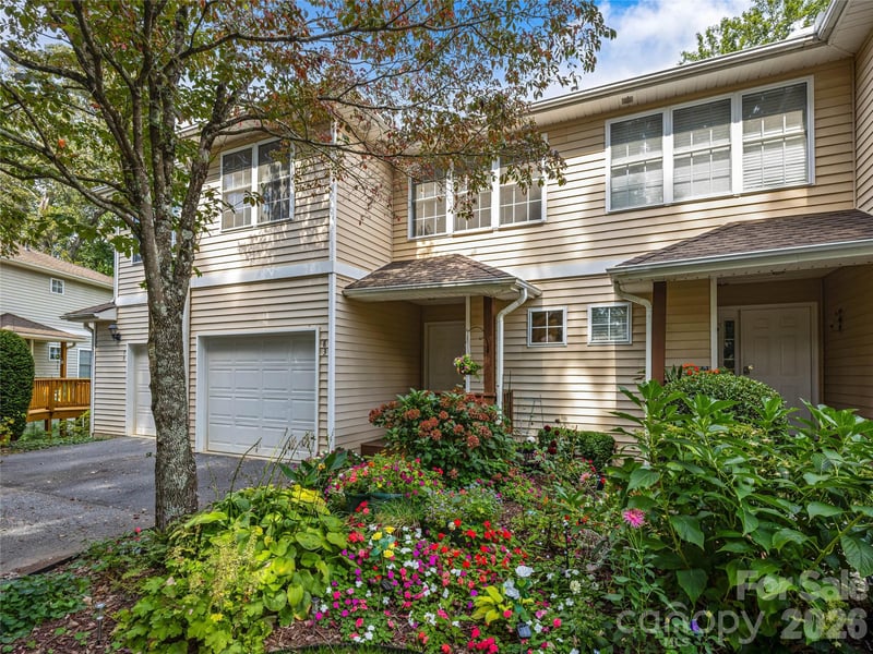 83 Farm Ln, Mills River, NC 28759