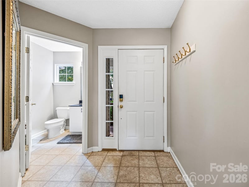 83 Farm Ln, Mills River, NC 28759