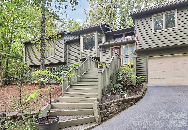 16 Woodvine Ln, Clover, SC 29710