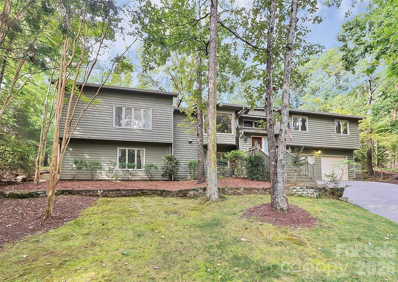 16 Woodvine Ln, Clover, SC 29710