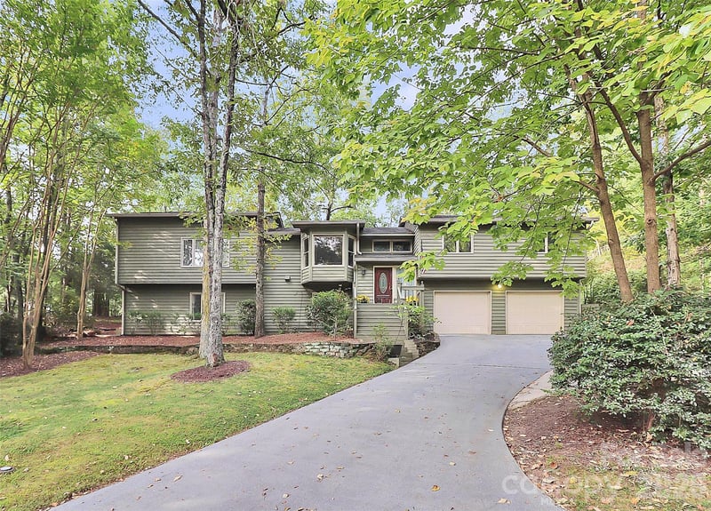 16 Woodvine Ln, Clover, SC 29710