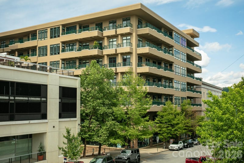 21 Battery Park Ave #404, Asheville, NC 28801