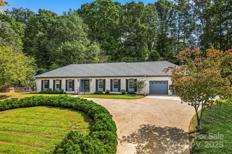 200 Woodland Dr, Marion, NC 28752