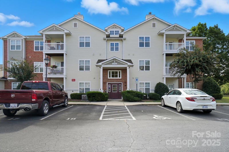 10526 Hill Point Ct, Charlotte, NC 28262