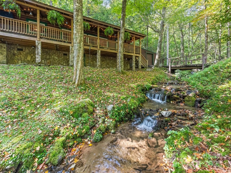 839 Wolf Laurel Dr, Maggie Valley, NC 28751