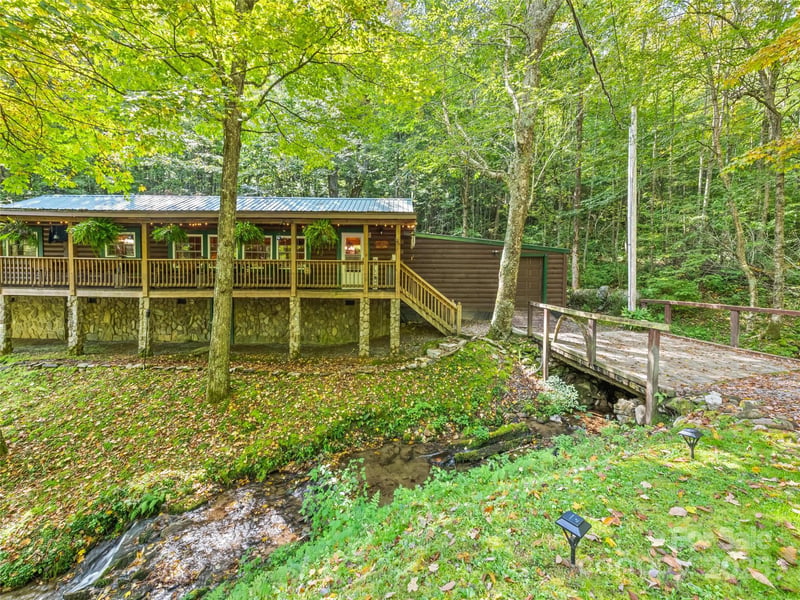 839 Wolf Laurel Dr, Maggie Valley, NC 28751