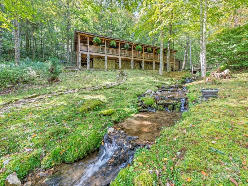 839 Wolf Laurel Dr, Maggie Valley, NC 28751