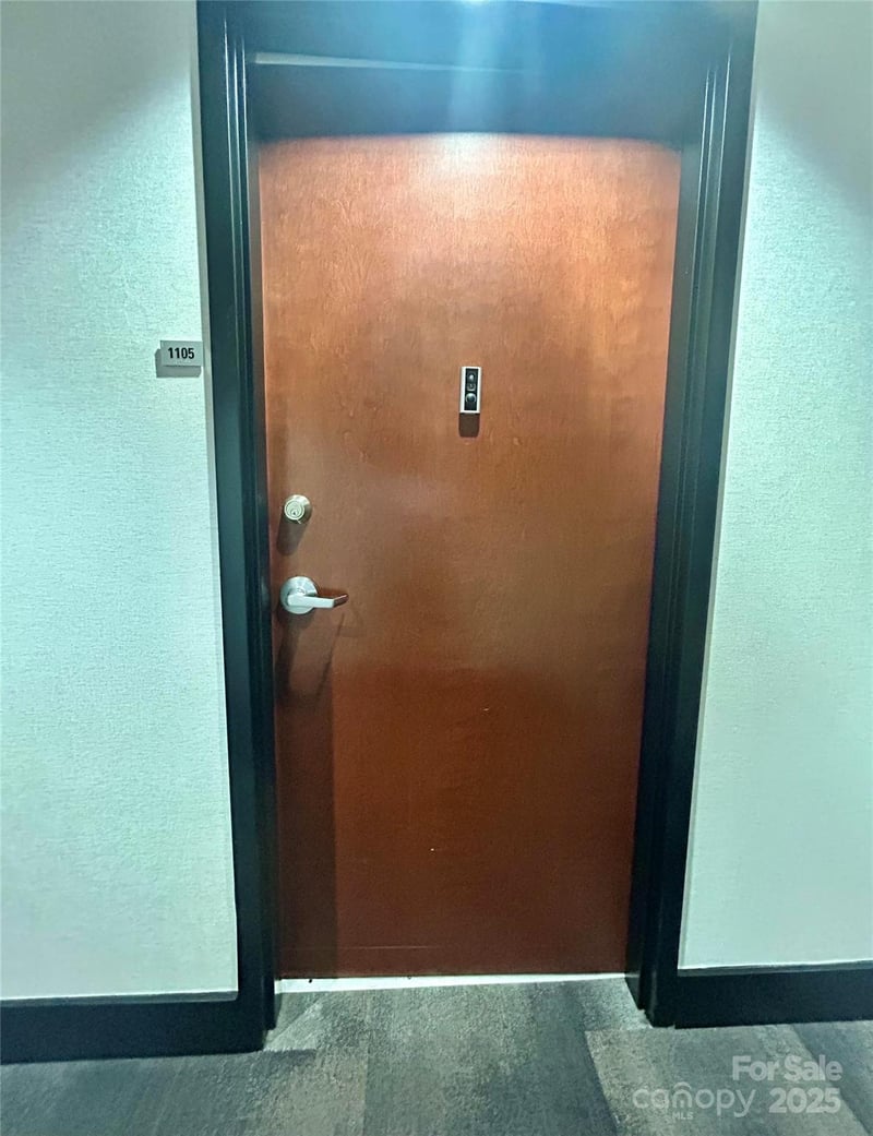 210 Church St #1105, Charlotte, NC 28202